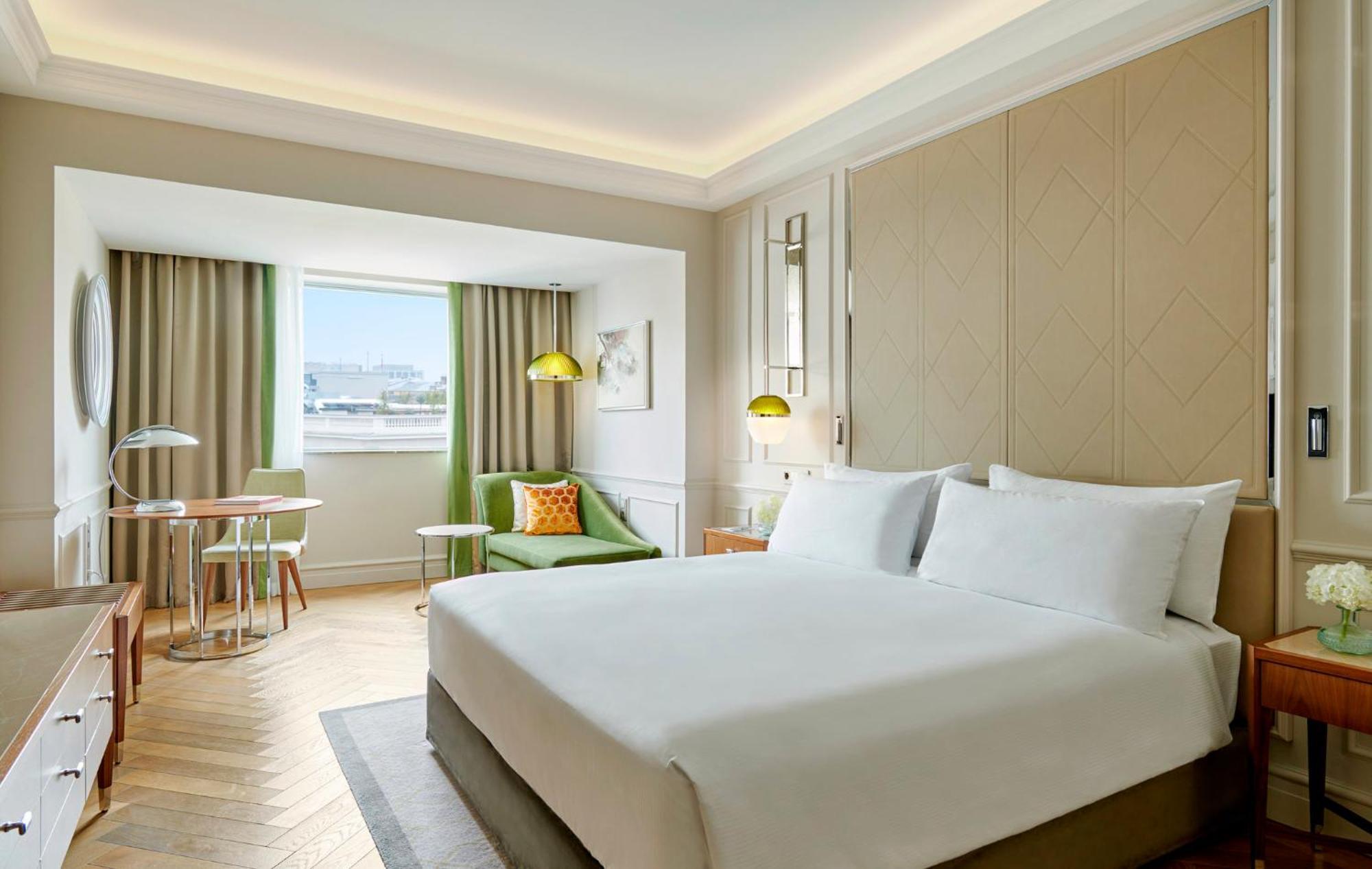 Intercontinental Athenee Palace Bucharest, An Ihg Hotel Esterno foto A room at the hotel