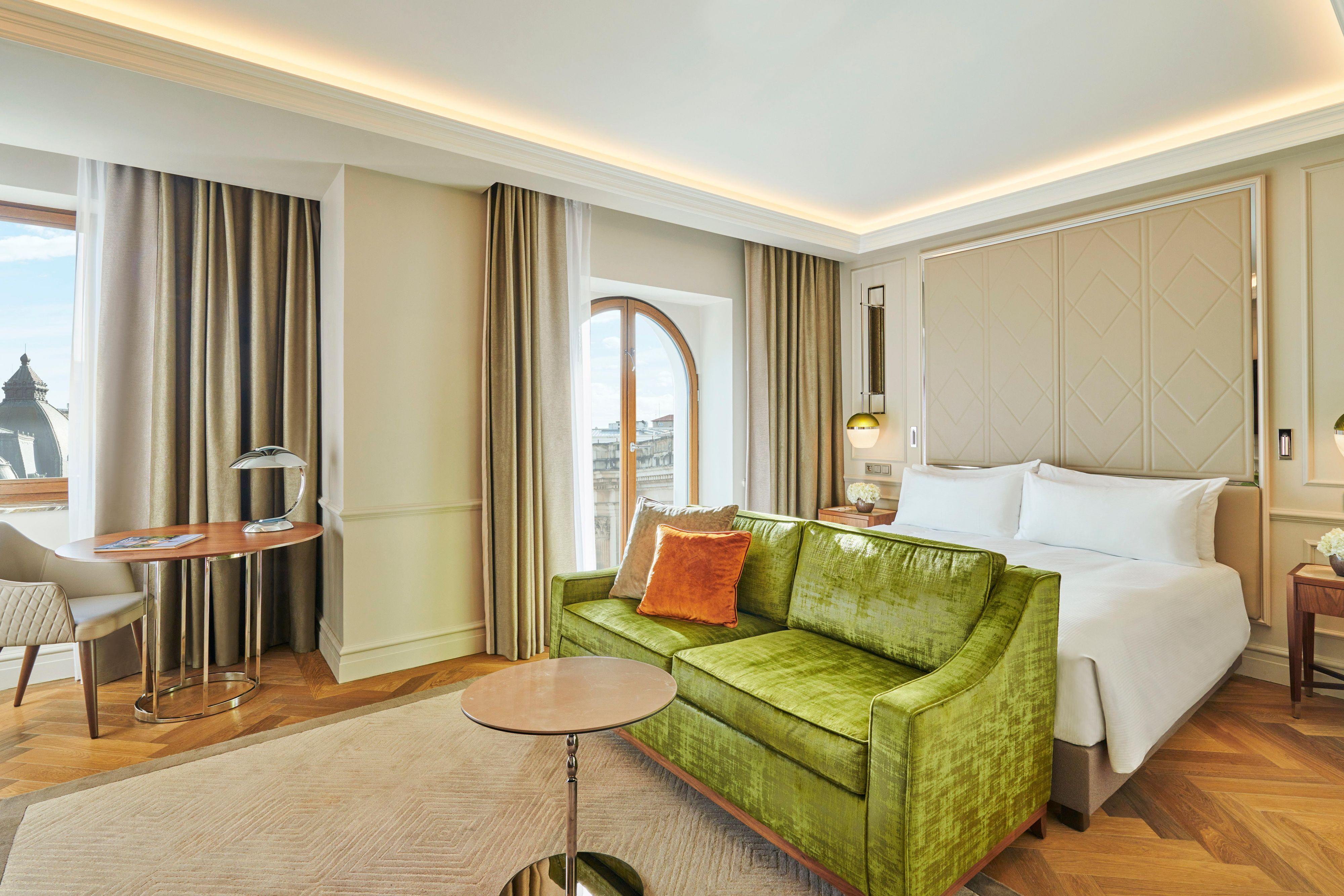 Intercontinental Athenee Palace Bucharest, An Ihg Hotel Esterno foto A suite at the hotel