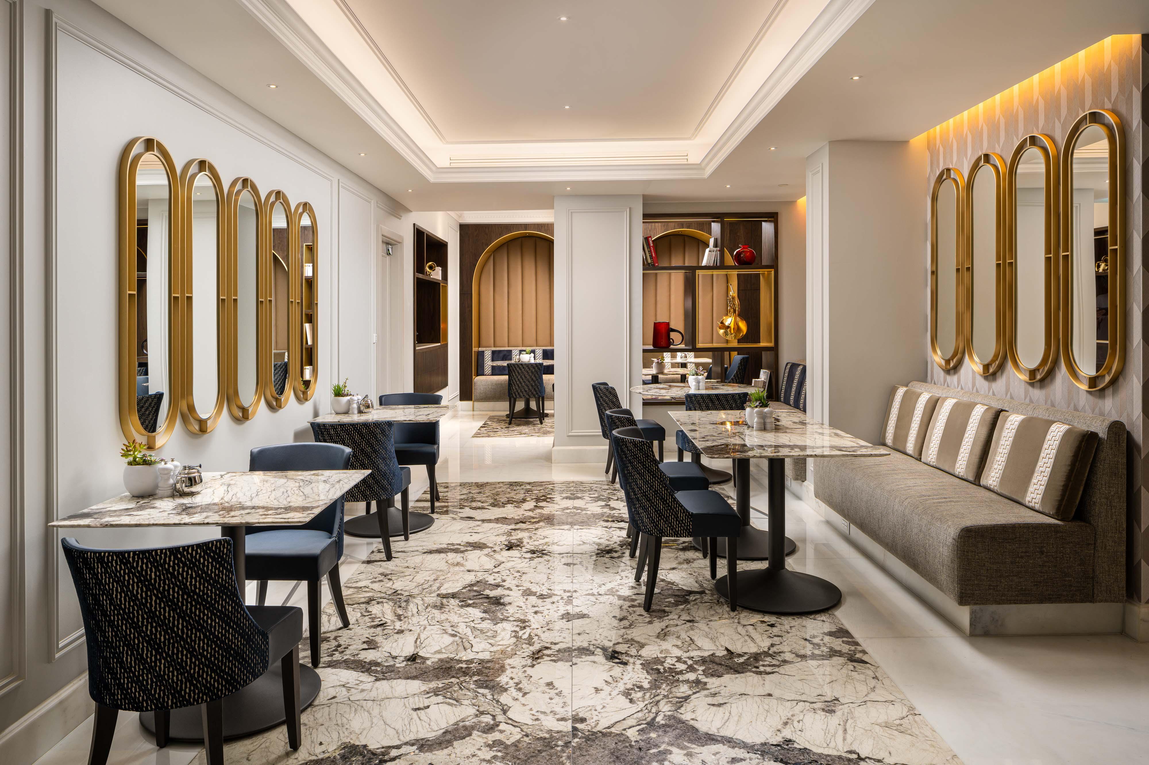 Intercontinental Athenee Palace Bucharest, An Ihg Hotel Esterno foto The Lounge at the airport