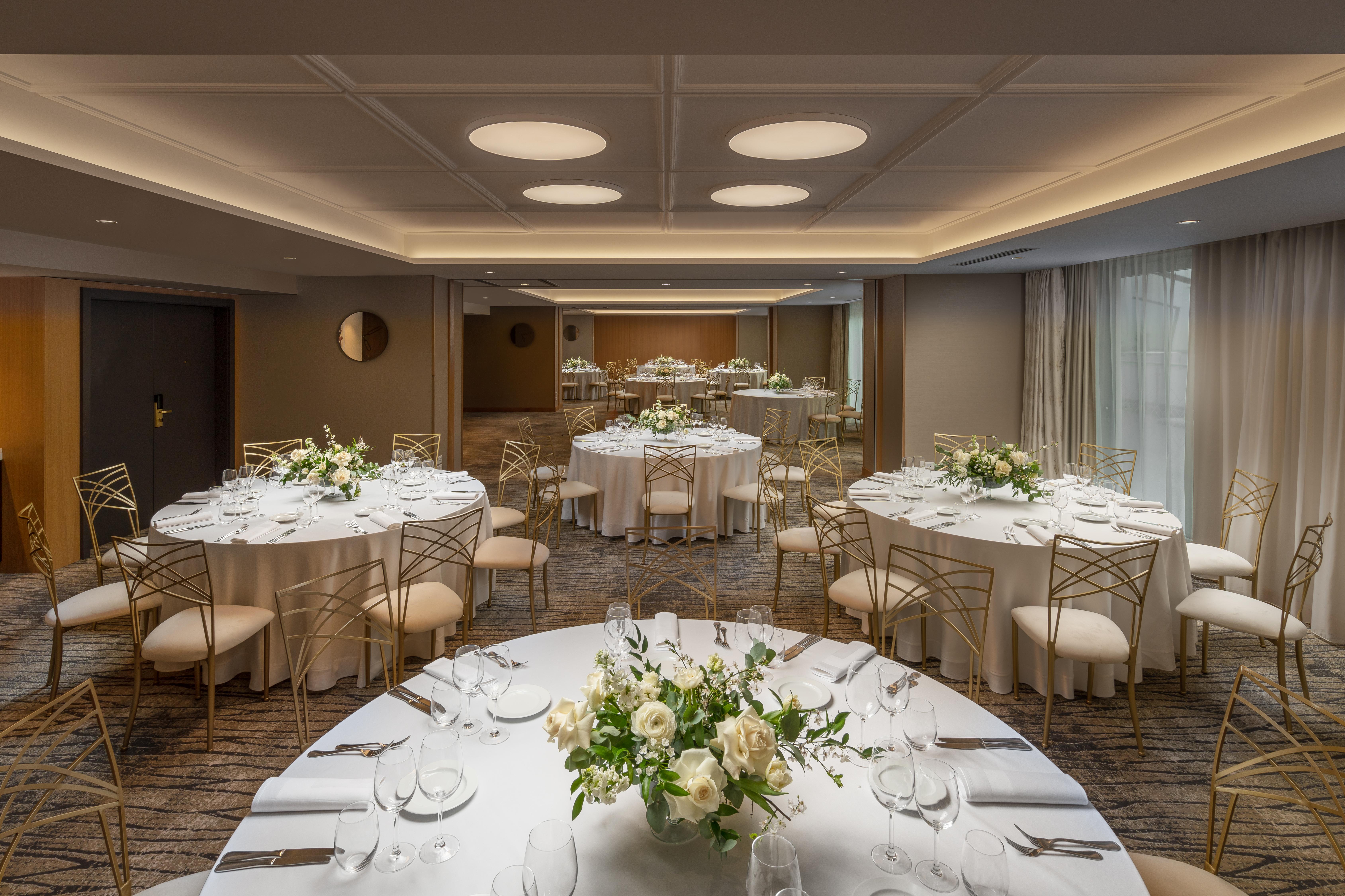 Intercontinental Athenee Palace Bucharest, An Ihg Hotel Esterno foto The Westin London