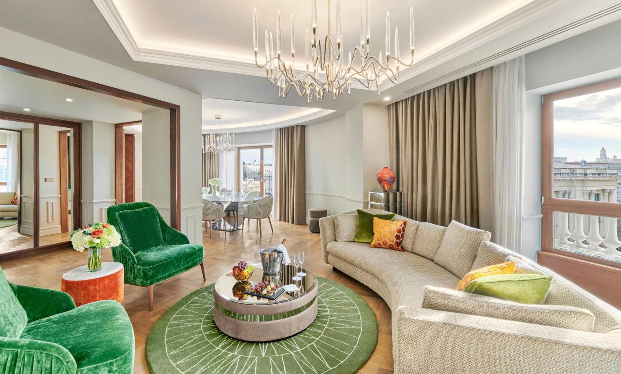 Intercontinental Athenee Palace Bucharest, An Ihg Hotel Esterno foto The living room of a suite at the Mandarin Oriental, Munich