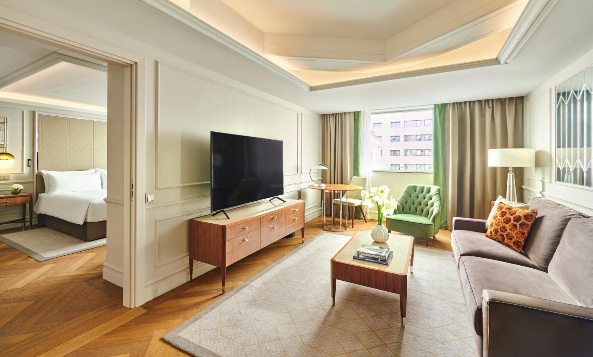 Intercontinental Athenee Palace Bucharest, An Ihg Hotel Esterno foto A suite at The Hari