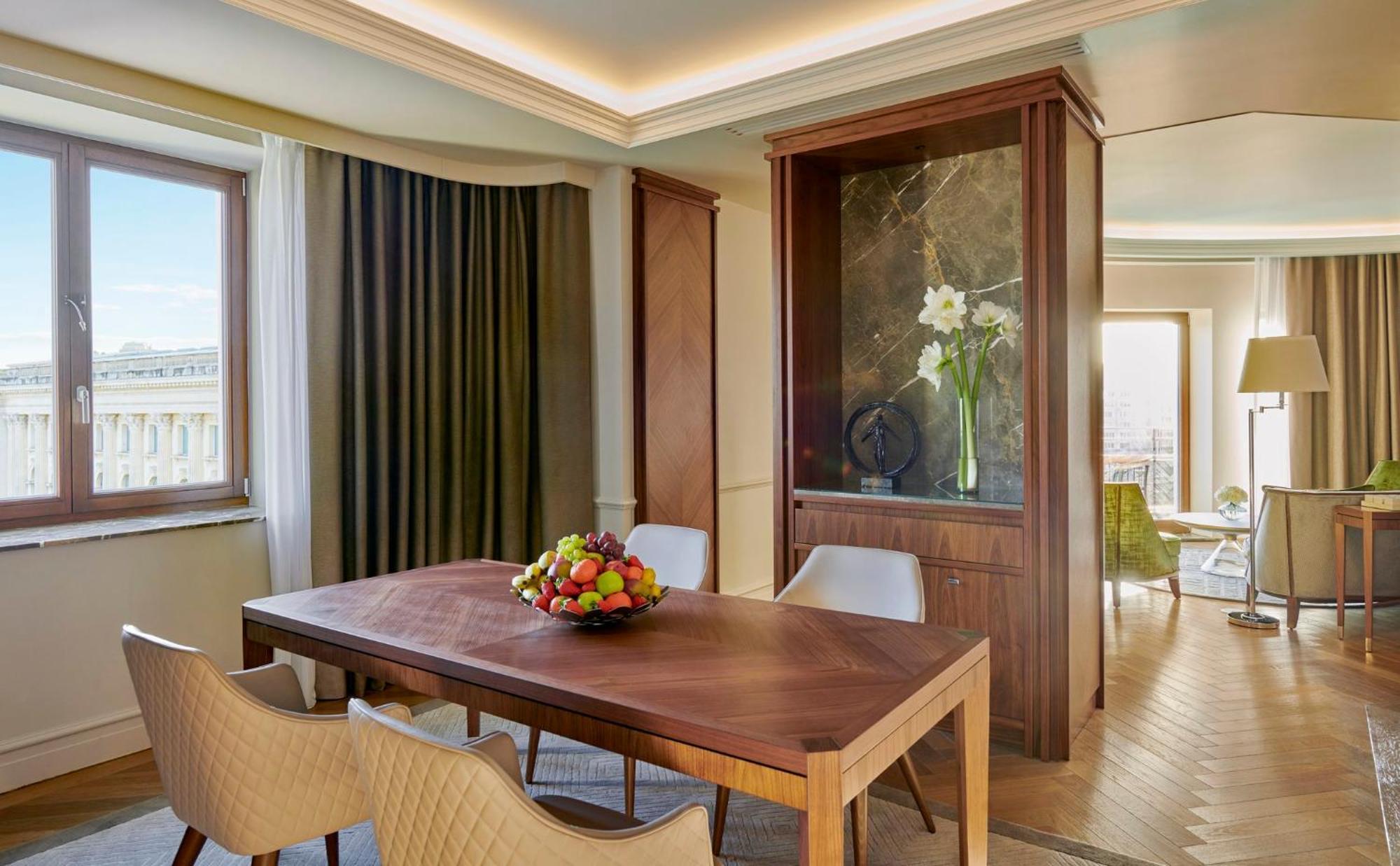 Intercontinental Athenee Palace Bucharest, An Ihg Hotel Esterno foto